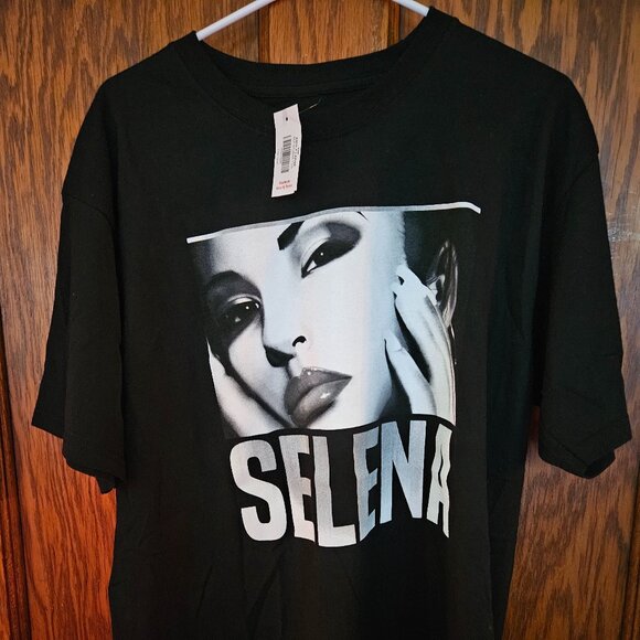 Selena Queen Of Tejano Music Offical T Shirt Adult Unisex Size Large Black White - Picture 1 of 7